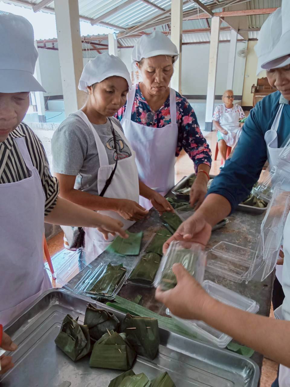 title - สำนักงานการปกิรูปที่ดินจังหวัดอำนาจเจริญ จัดฝึกอบรมโครงการดำเนินงานอันเนื่องมาจากพระราชดำริ ฯ หลักสูตรการทำขนมไทย